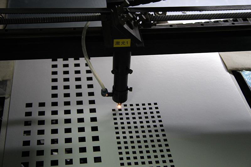 maquina para grabado de cuero