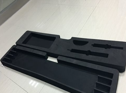 cuanto tarda la máquina láser en cortar goma eva