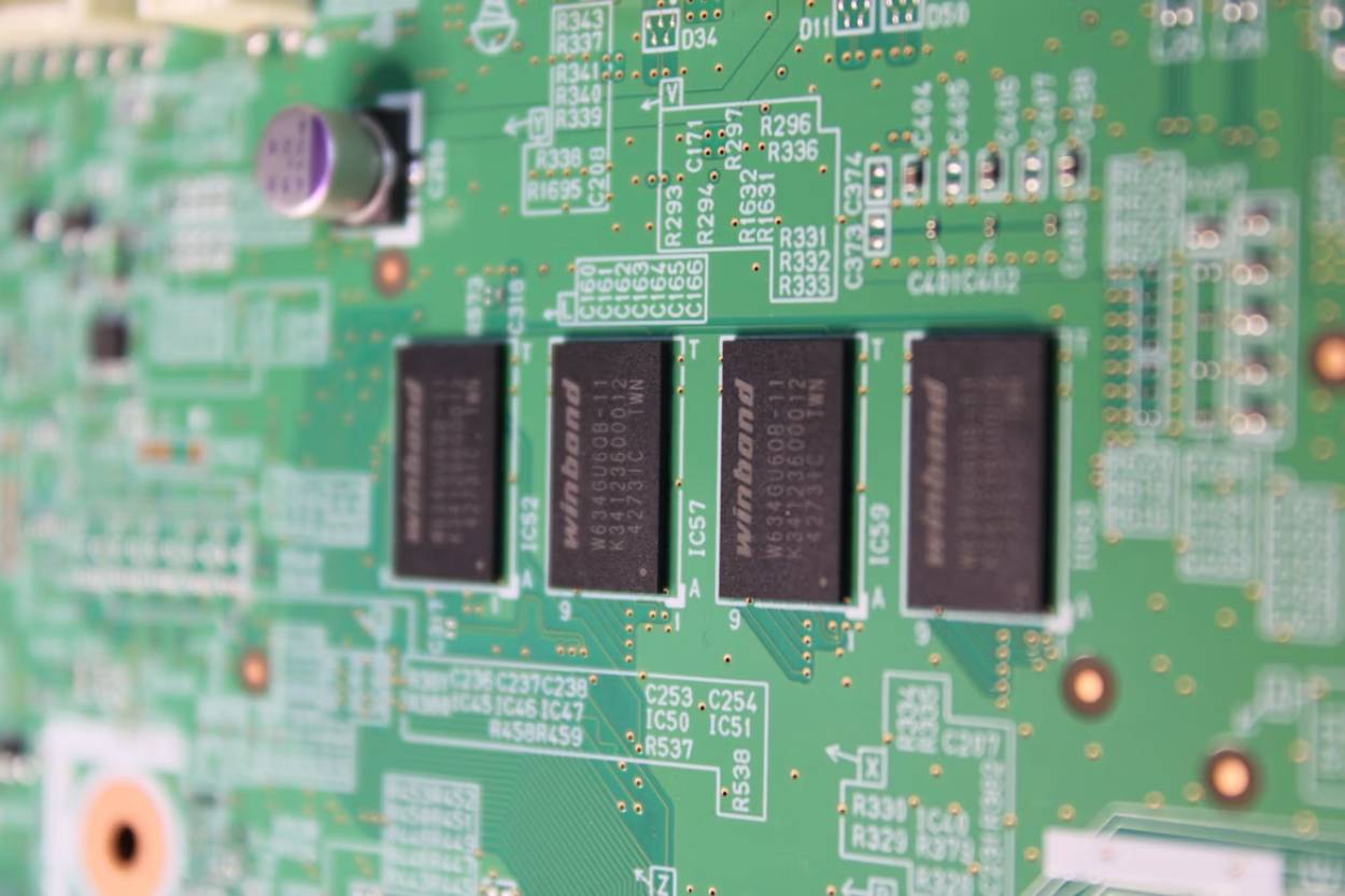 Laser Processing in Semiconductor Manufacturing: 5 Key Applications Laser Processing in Semiconductor Manufacturing: 5 Key Applications
