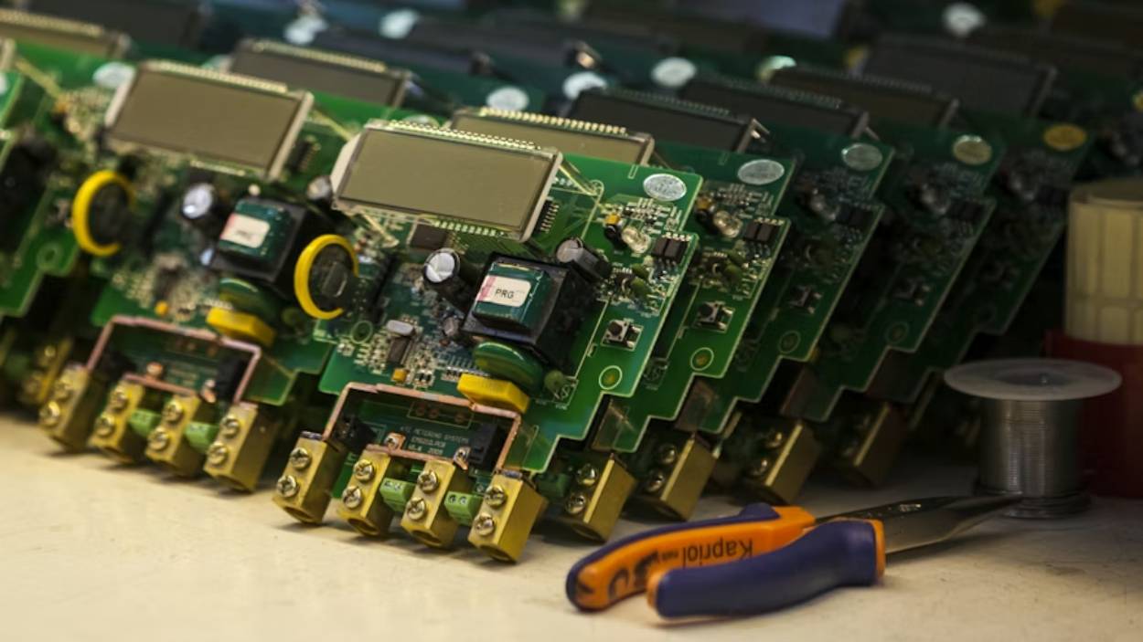 Laser Processing in Semiconductor Manufacturing: 5 Key Applications Laser Processing in Semiconductor Manufacturing: 5 Key Applications