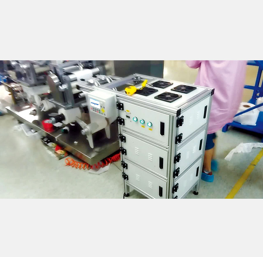 CWD new design co2 laser flying cutting machine for flow production line