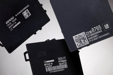 Laser rotary marking machine marking barcode on plastic