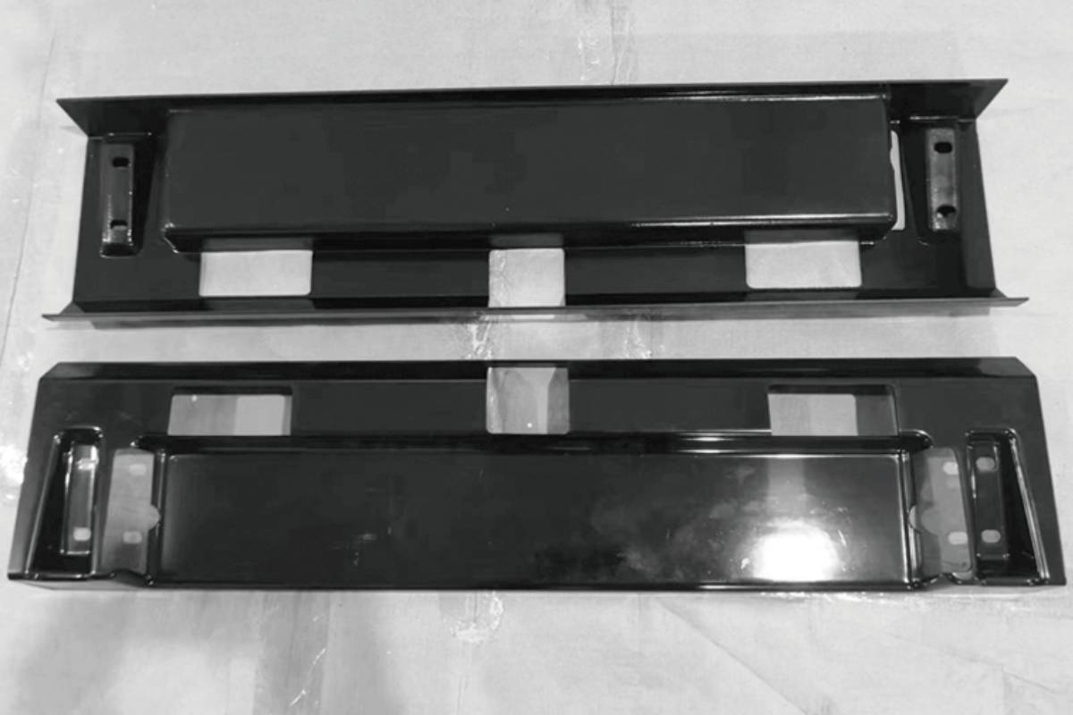Laser cutting of automotive plastic parts