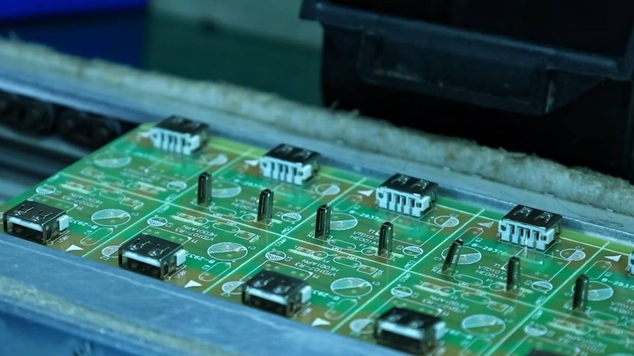 Laser Processing in Semiconductor Manufacturing: 5 Key Applications
