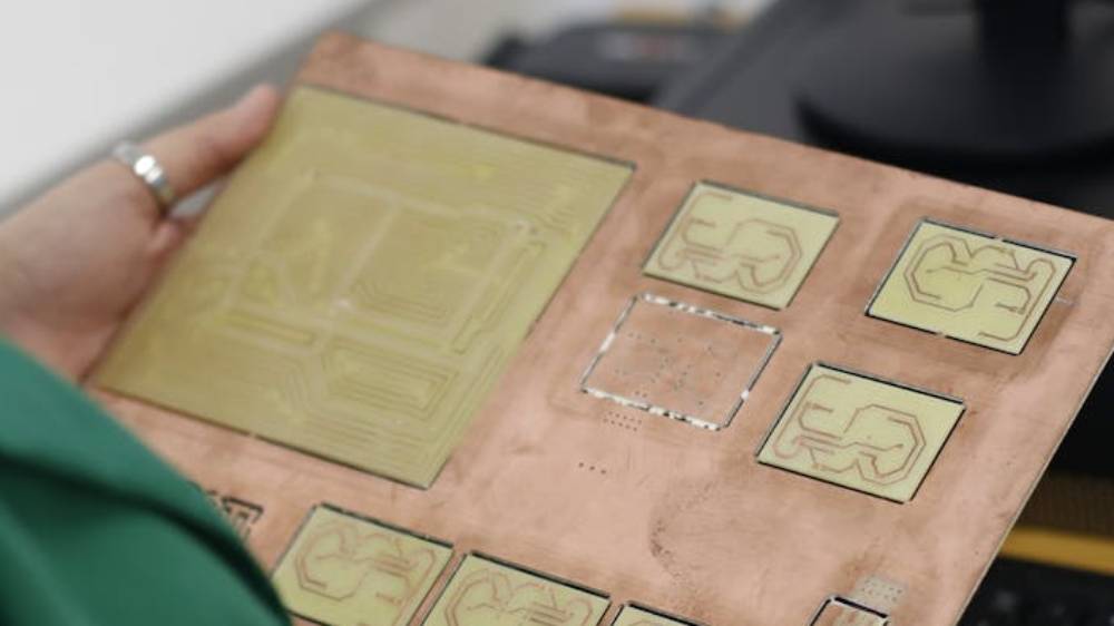 Why Green Laser Technology Dominates Copper Substrate Cutting in Power Electronics
