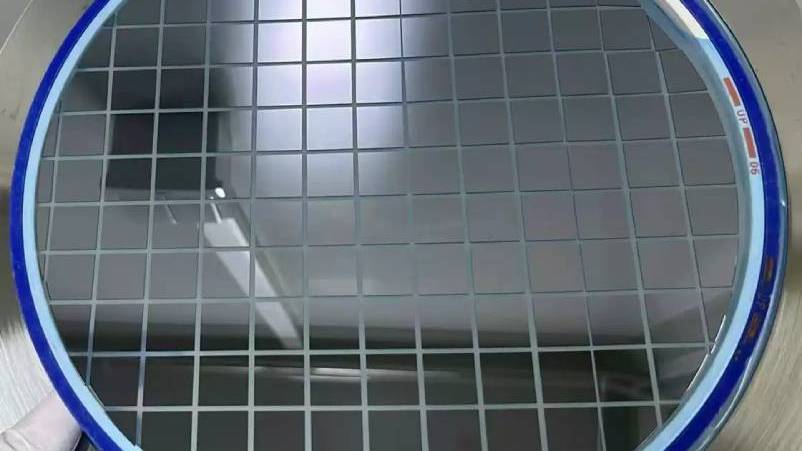 How to Minimize Edge Chipping in Silicon Wafer Laser Dicing?
