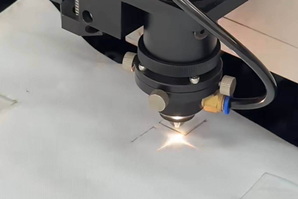 How 3D Five-Axis Laser Cutting Machines Process Complex Plastic and Automotive Parts